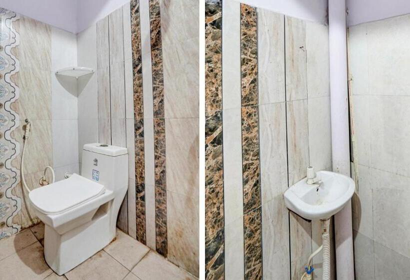 בית מלון כפרי Oyo Crown Guest House