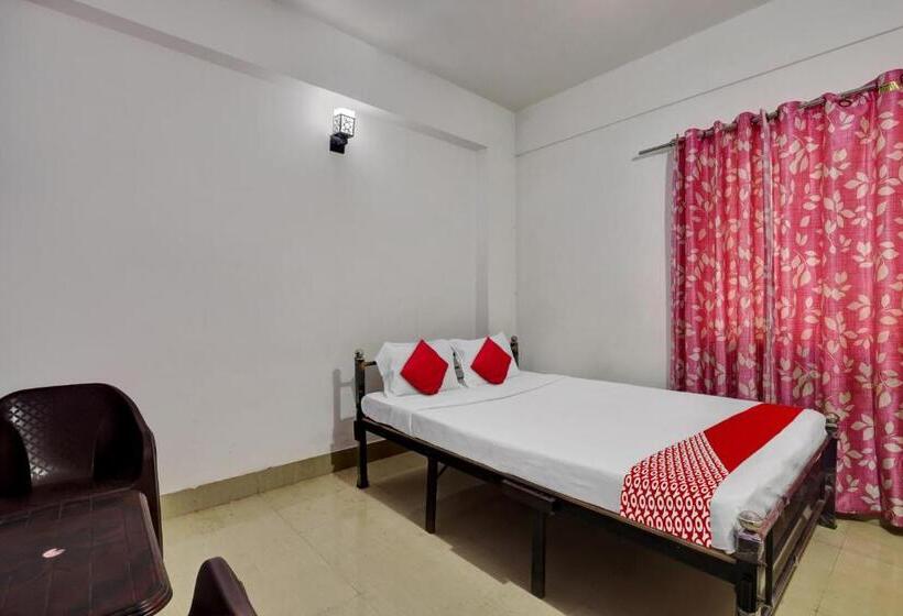 בית מלון כפרי Oyo Flagship Happy Inn