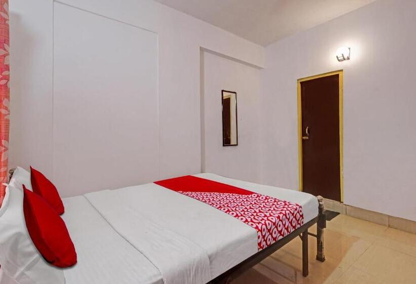 בית מלון כפרי Oyo Flagship Happy Inn