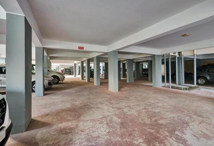 בית מלון כפרי Oyo Flagship Happy Inn