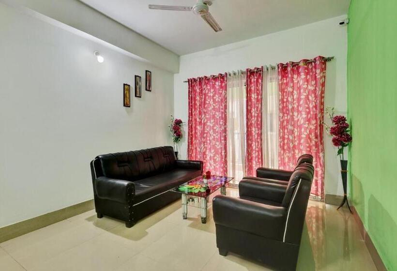 בית מלון כפרי Oyo Flagship Happy Inn