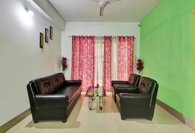 בית מלון כפרי Oyo Flagship Happy Inn