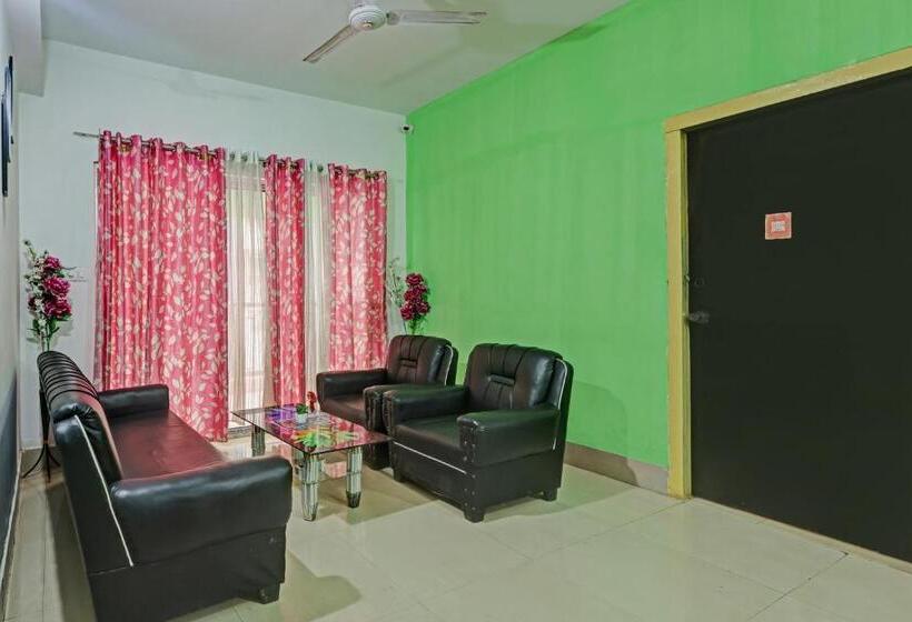 בית מלון כפרי Oyo Flagship Happy Inn