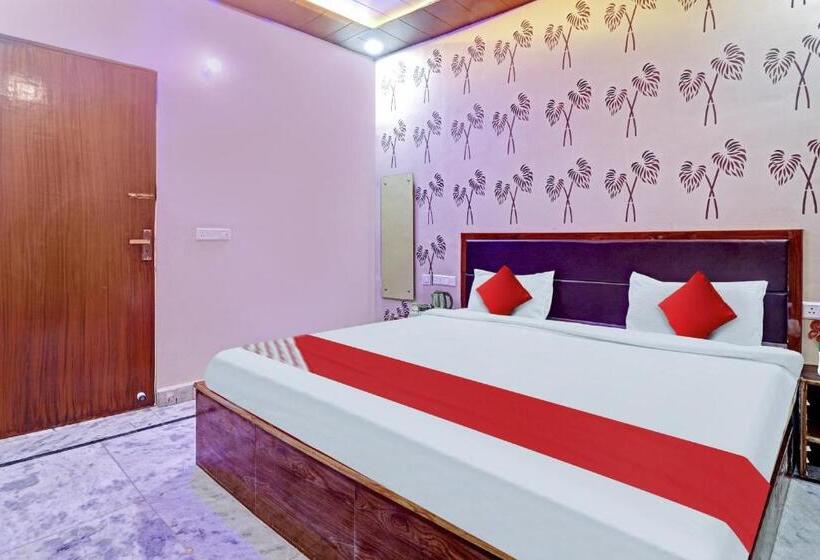 Hotel Oyo Flagship The Ornate