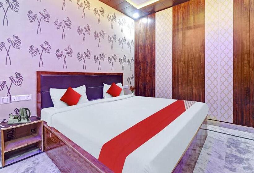 Hotel Oyo Flagship The Ornate