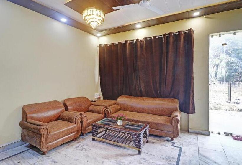 Hotel Oyo Flagship The Ornate