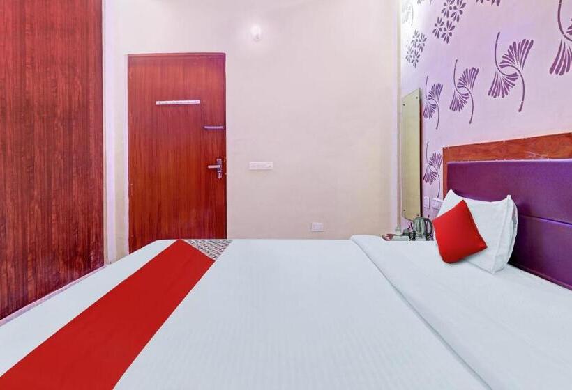 Hotel Oyo Flagship The Ornate