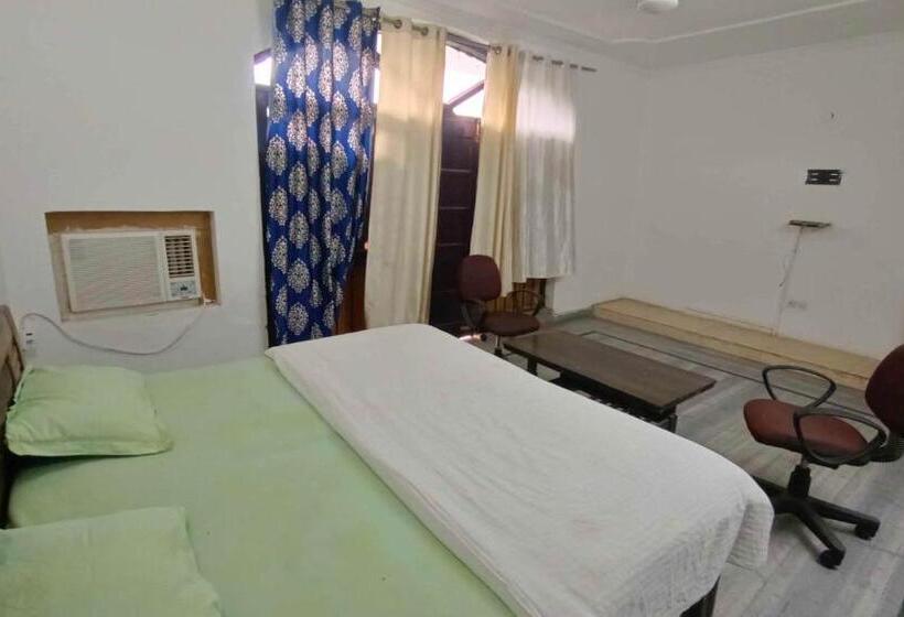 Отель Oyo Kalinka Kingdom