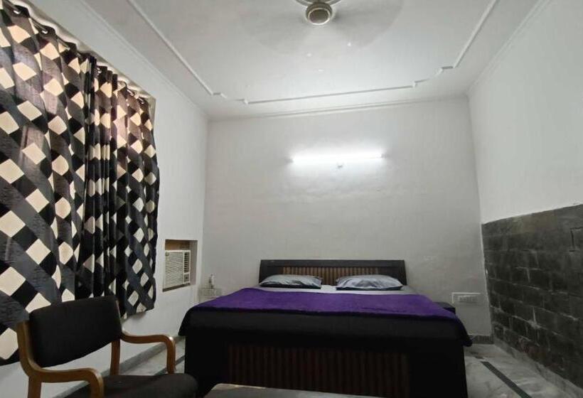 Отель Oyo Kalinka Kingdom