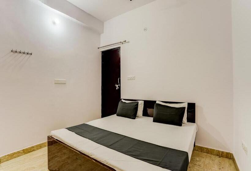 Hotel Oyo Varusiya Guest House