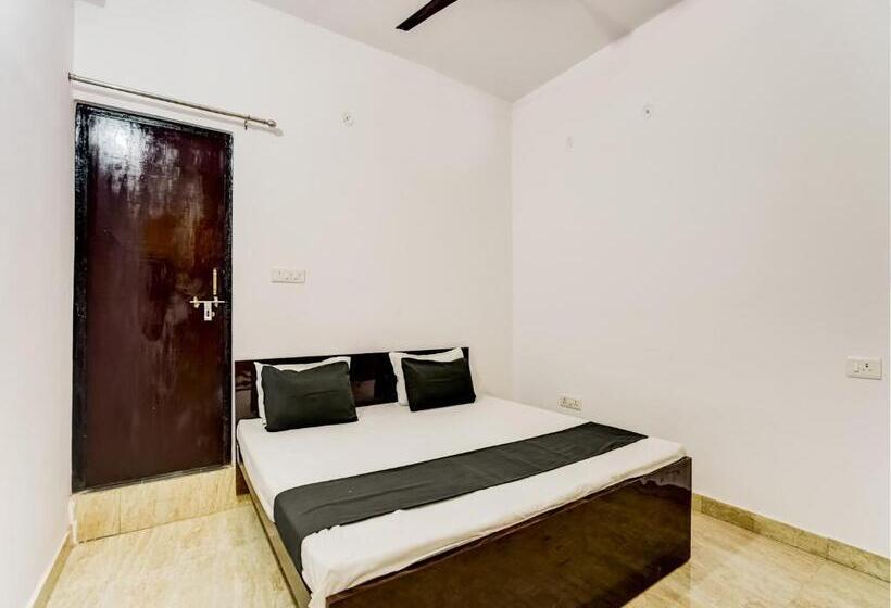 Hotel Oyo Varusiya Guest House