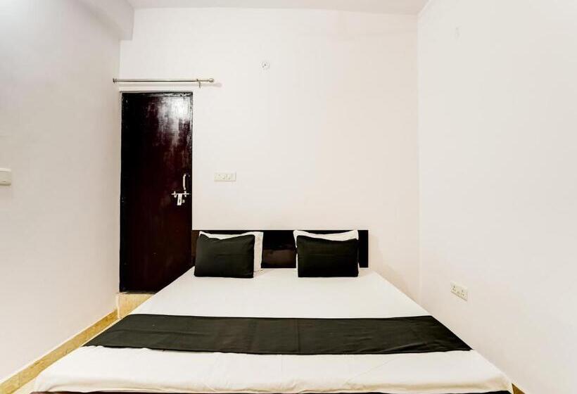 Hotel Oyo Varusiya Guest House