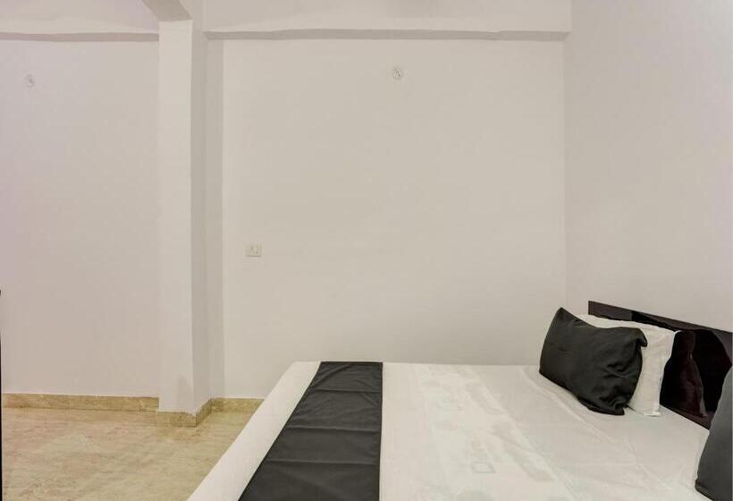 Hotel Oyo Varusiya Guest House