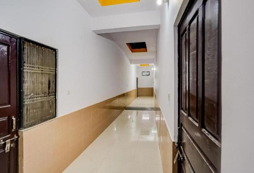 Hotel Oyo Varusiya Guest House