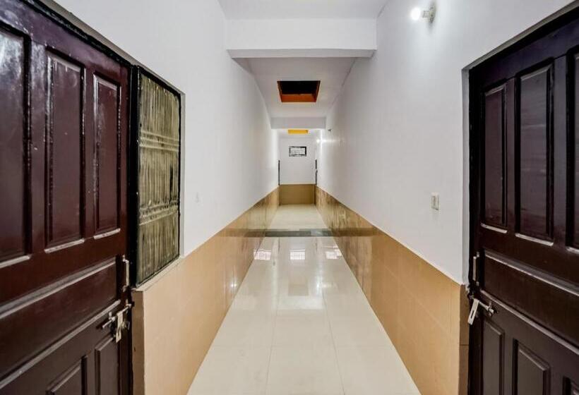 Hotel Oyo Varusiya Guest House