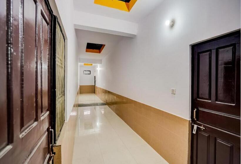 Hotel Oyo Varusiya Guest House