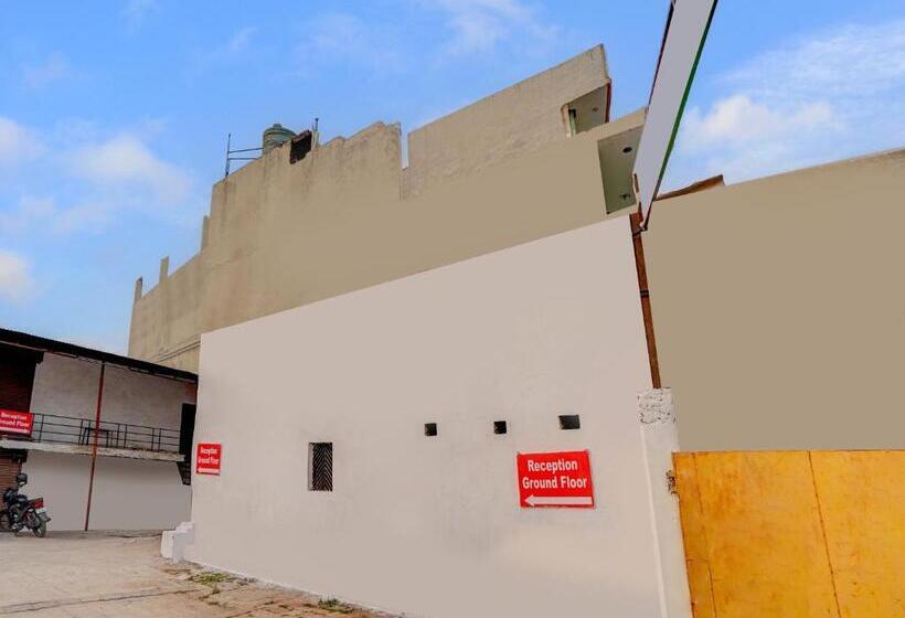 Hotel Oyo Varusiya Guest House