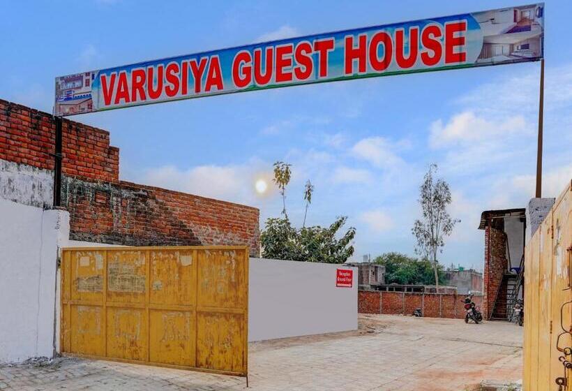 Hotel Oyo Varusiya Guest House