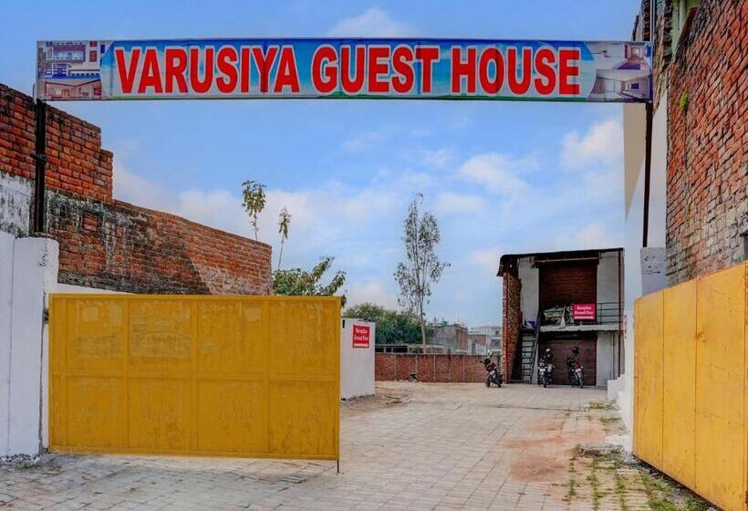 Hotel Oyo Varusiya Guest House