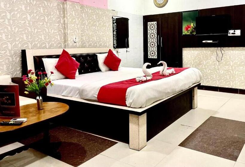 בית מלון כפרי Pratap Palace