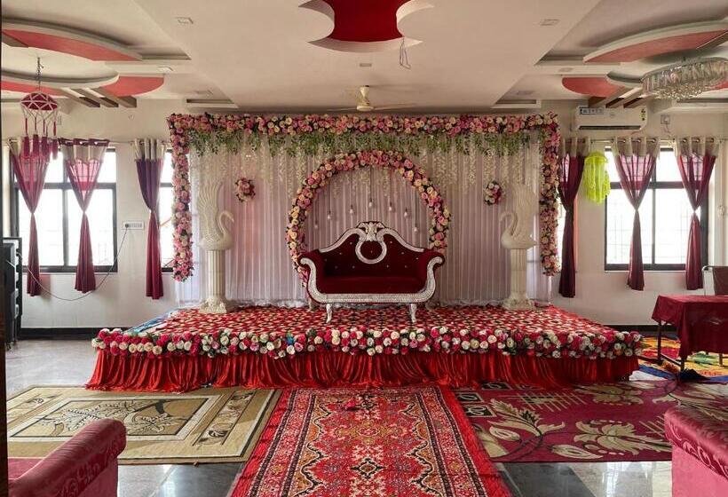 בית מלון כפרי Pratap Palace