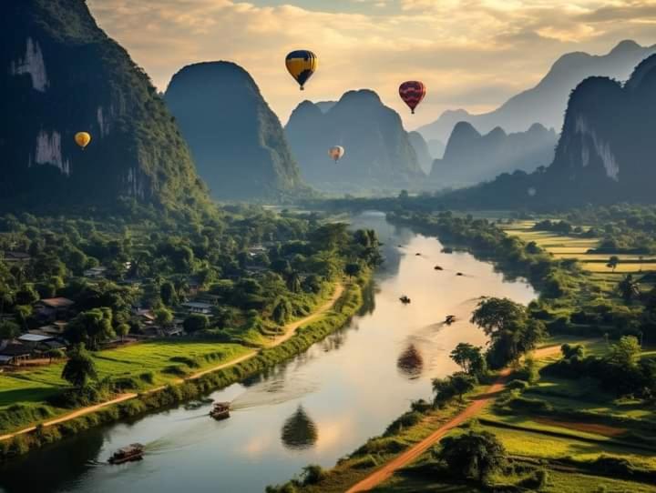 Отель Queens Backpackers Hostel