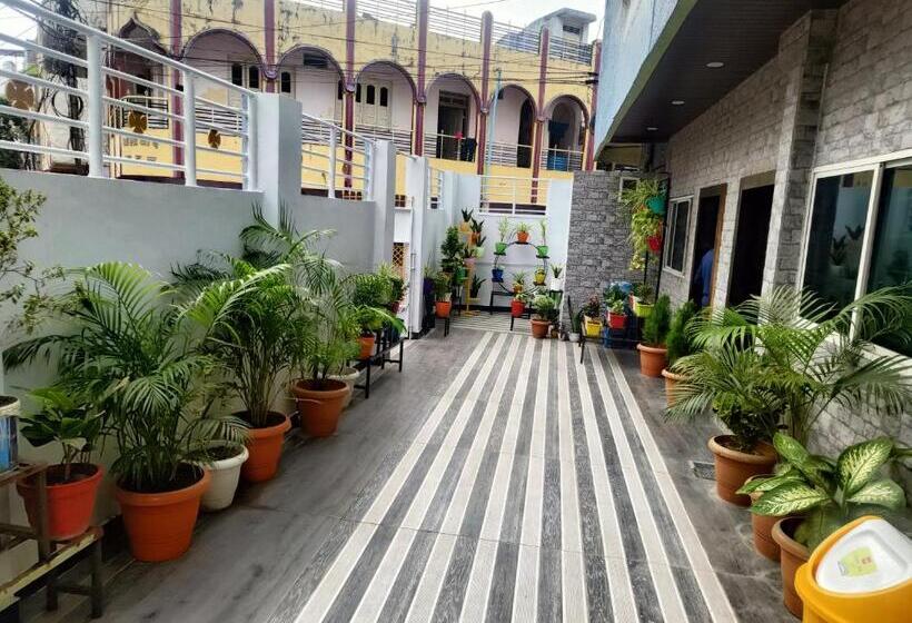 בית מלון כפרי Ramanand Palace