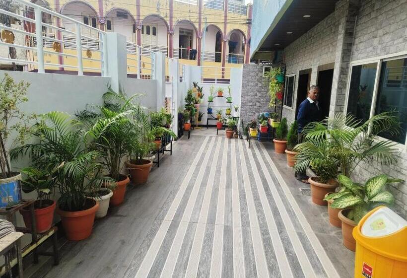 בית מלון כפרי Ramanand Palace