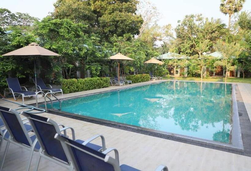 בית מלון כפרי Ro Kalawewa