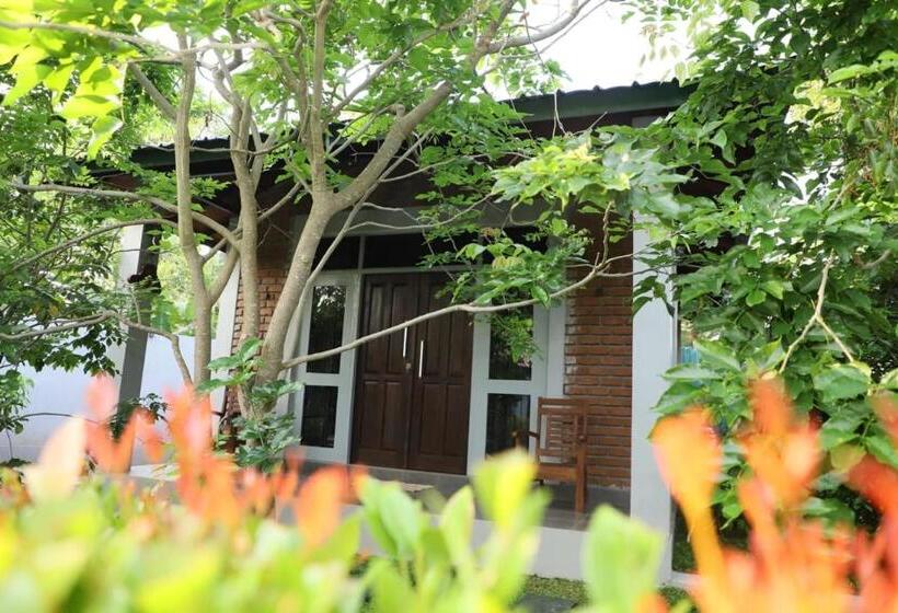 בית מלון כפרי Ro Kalawewa