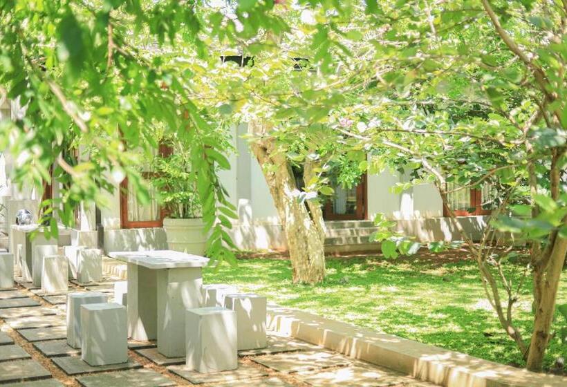 فندق Ro Kalawewa