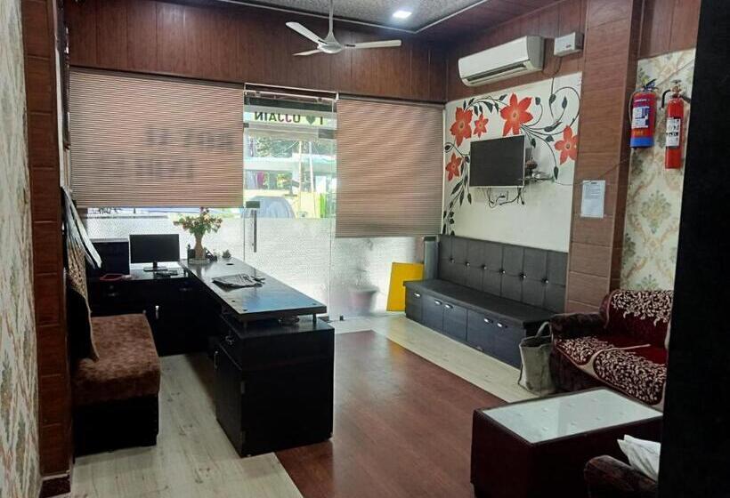 Отель Royal Indian