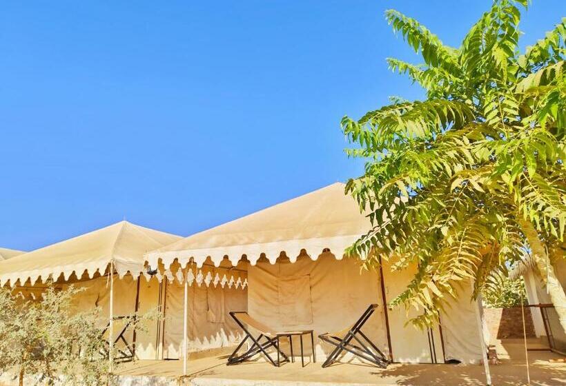 호텔 Royal Exotic Luxury Desert Camp