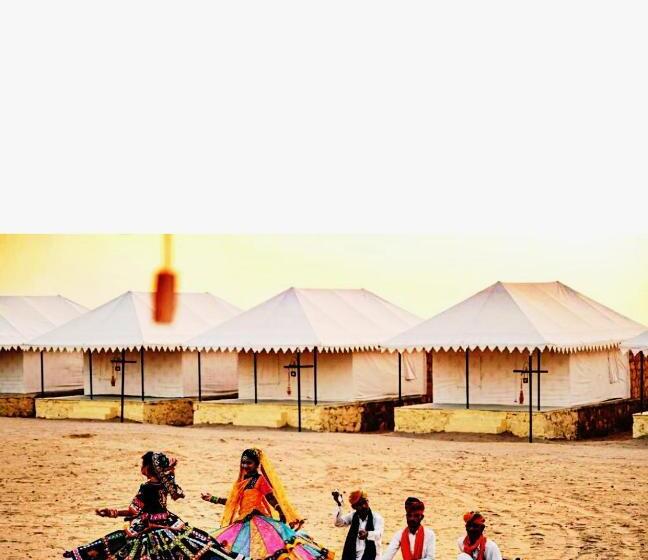 호텔 Royal Exotic Luxury Desert Camp