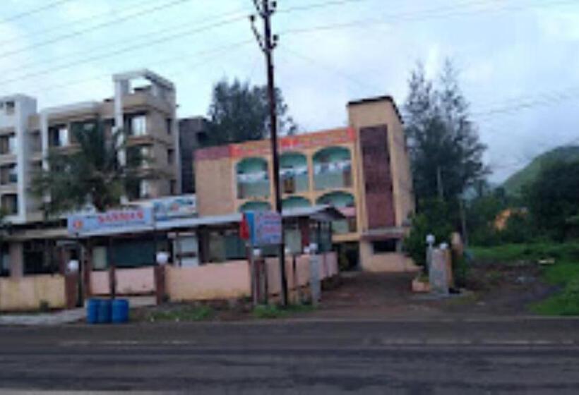 בית מלון כפרי Sanman Deluex, Neral