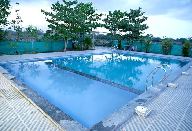 בית מלון כפרי Sarthak Farm,karjat