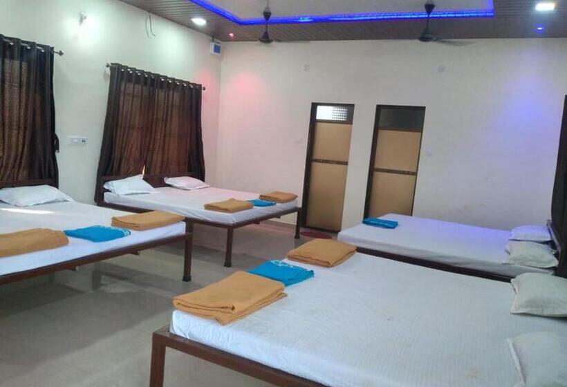 فندق Sarthak Farm,karjat