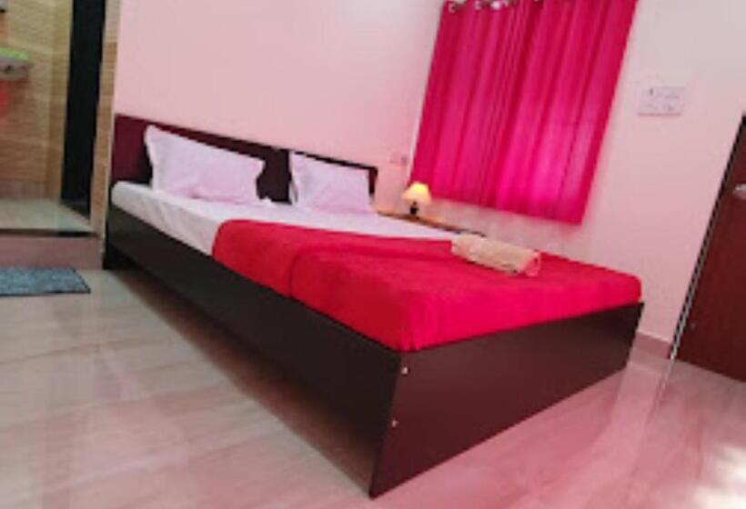 בית מלון כפרי Serina House Malvan