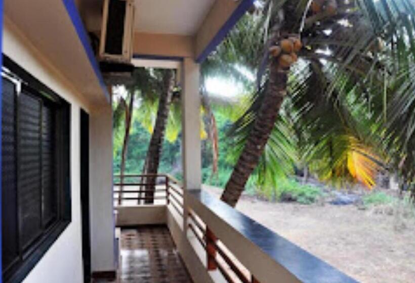 בית מלון כפרי Serina House Malvan