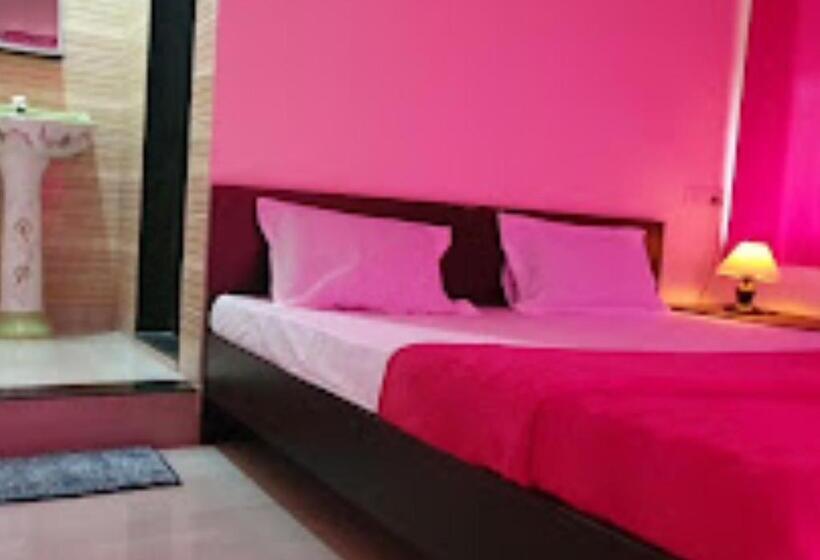 בית מלון כפרי Serina House Malvan