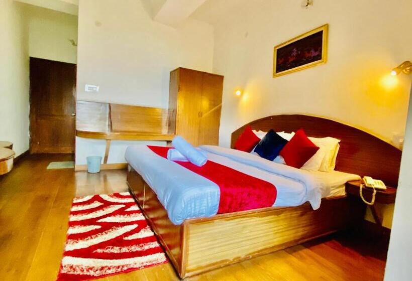 فندق Tara Inn With Terrace And Mountain View