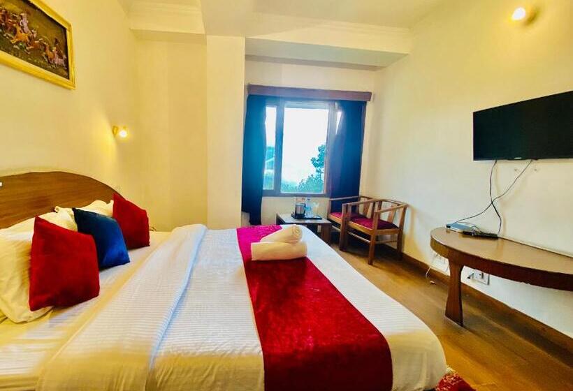 فندق Tara Inn With Terrace And Mountain View