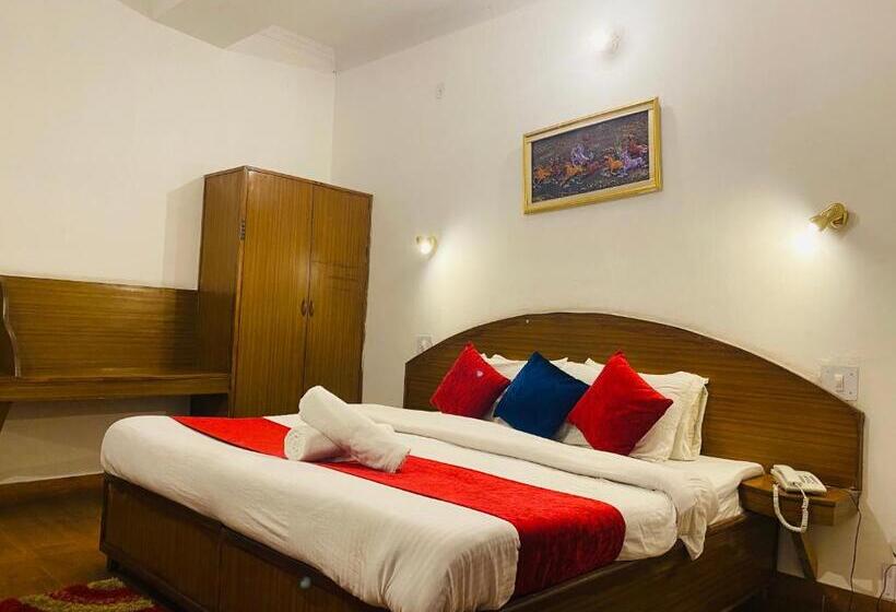 فندق Tara Inn With Terrace And Mountain View