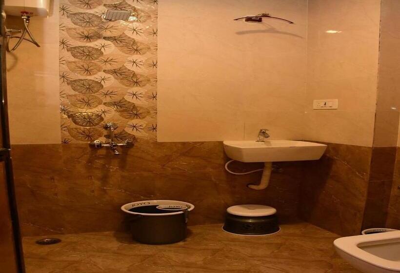 호텔 Suyog Matheran