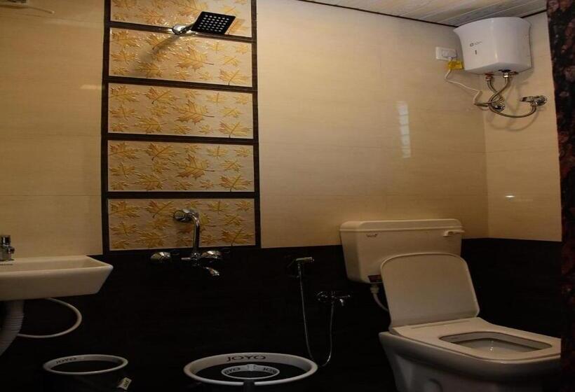 호텔 Suyog Matheran