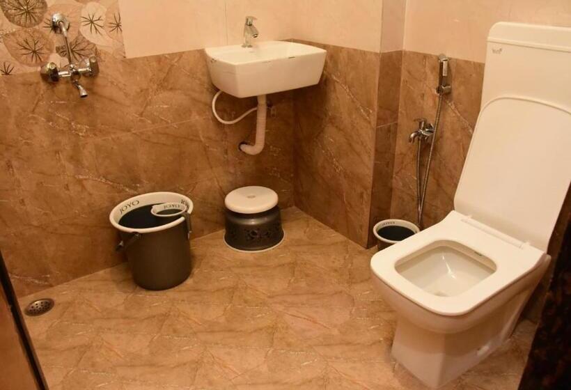 호텔 Suyog Matheran