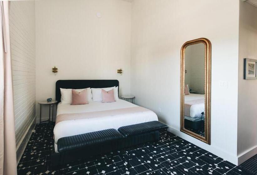 酒店 The Bellwether