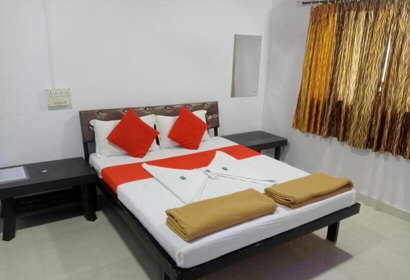 ホテル Tridev Coastal Villa Alibag