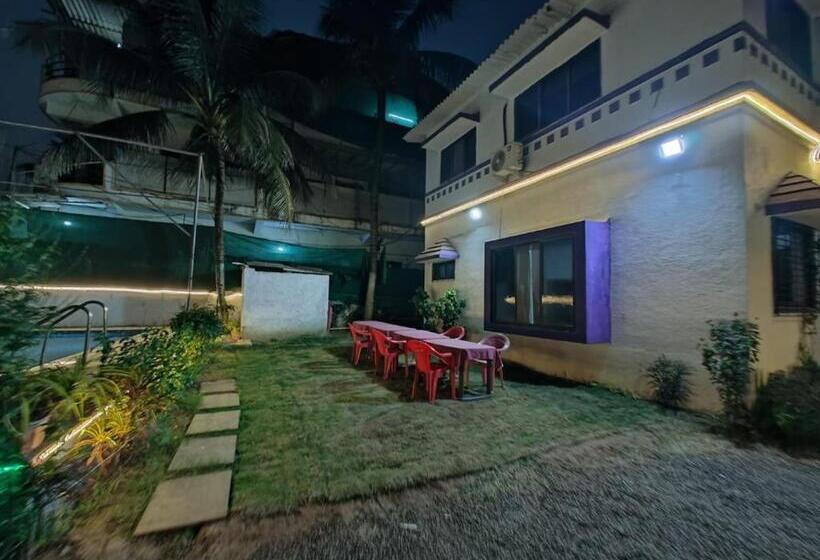 ホテル Tridev Coastal Villa Alibag