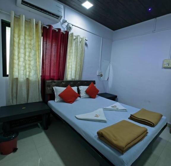ホテル Tridev Coastal Villa Alibag